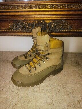 Belleville 950 MCB Gortex Suede Mountain Combat Hiking Boots in Olive and Tan
